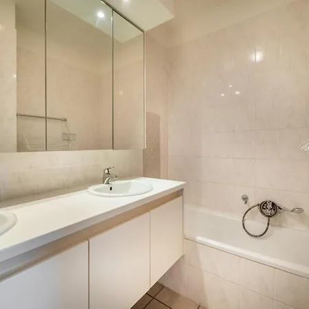 Cat Tweede アパート コクセッド